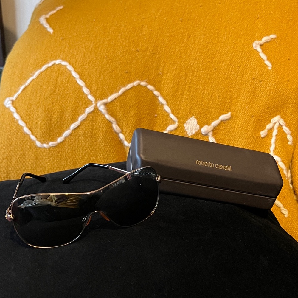 Roberto Cavalli Sleek Black Sunglasses